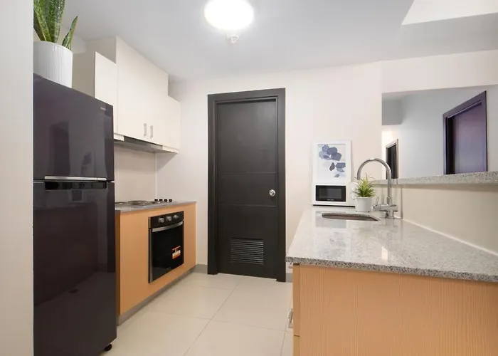 Modern 2-bedroom Bgc By Uptown Mall Apartment Manila