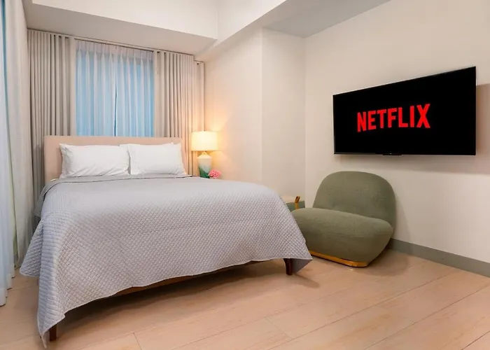 Modern 2-bedroom Bgc By Uptown Mall Manila